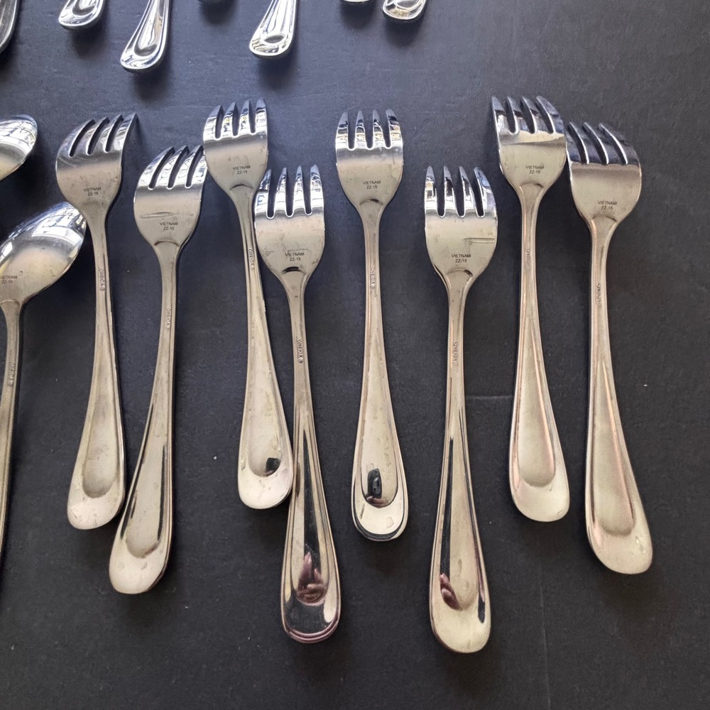 Oneida Stainless Flatware SATIN SAND DUNE 40 Pc Service for 8 Excellent - Picture 11 of 16